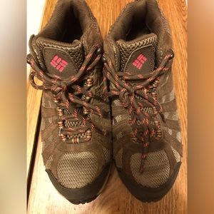 Columbia Techlite woman’s hiking boots waterproof size 7